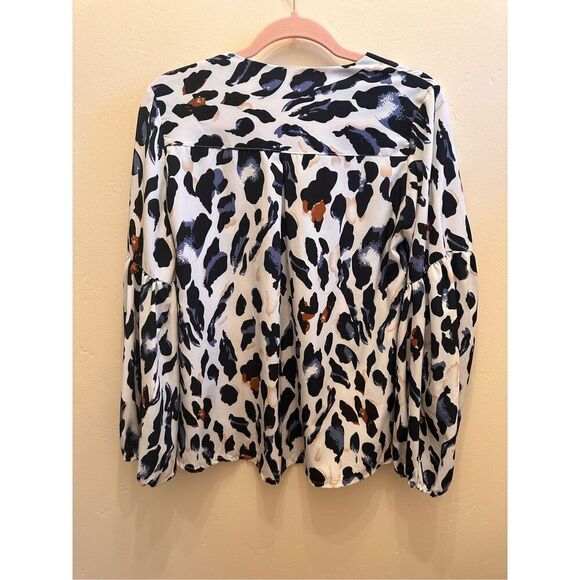 C+D+M Black and White Leopard Print Bell Sleeve Boho Top Size Small - Picture 5 of 5